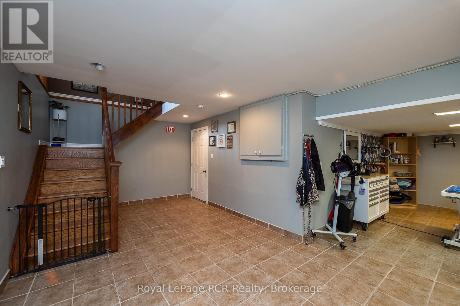 












837 7TH AVENUE

,
Hanover,




Ontario
N4N2K3

