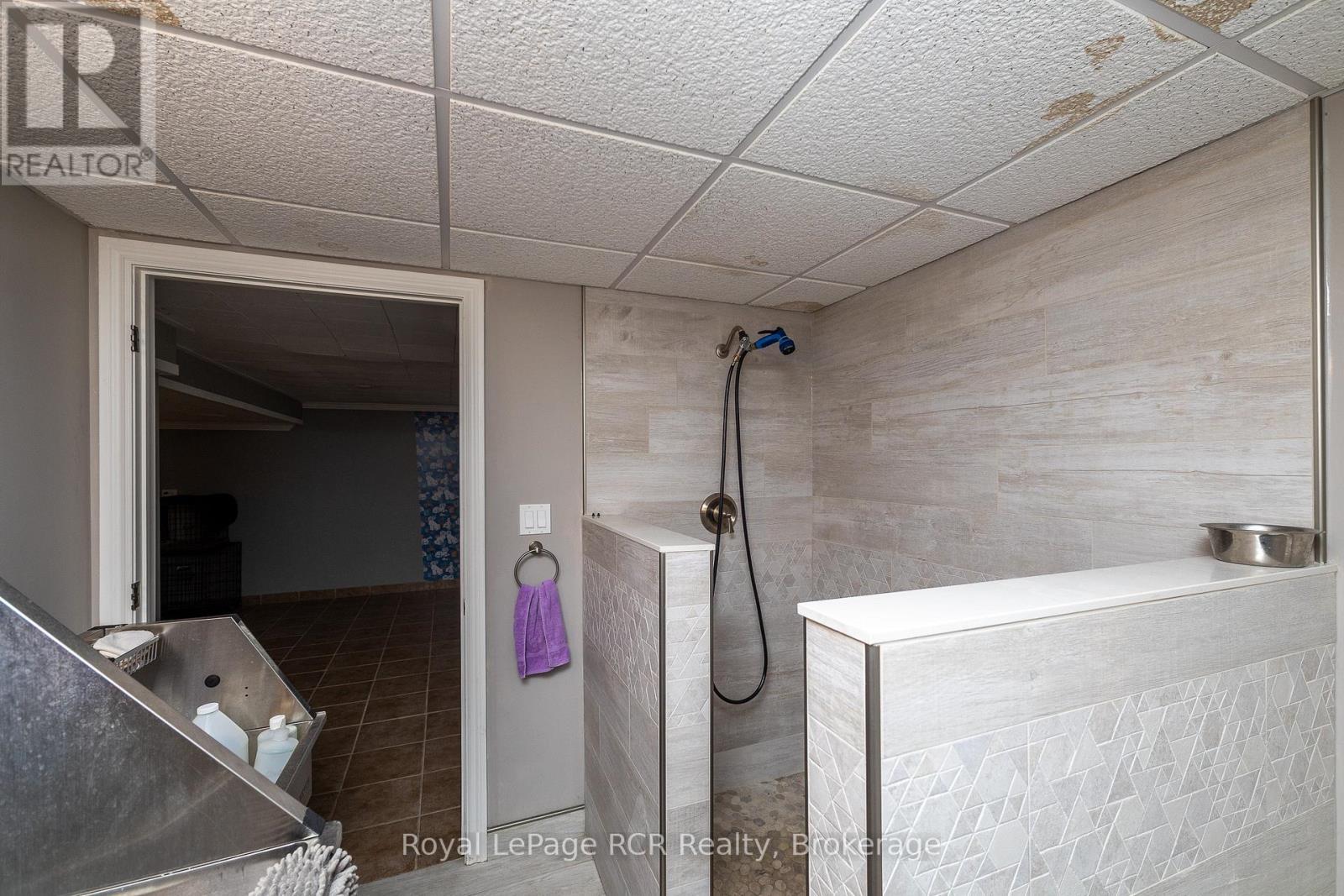 












837 7TH AVENUE

,
Hanover,




Ontario
N4N2K3

