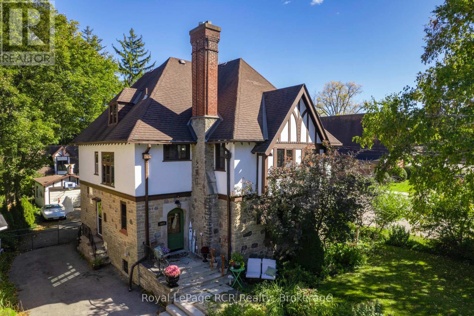 












1069 4TH AVENUE W

,
Owen Sound,




Ontario
N4K4W1

