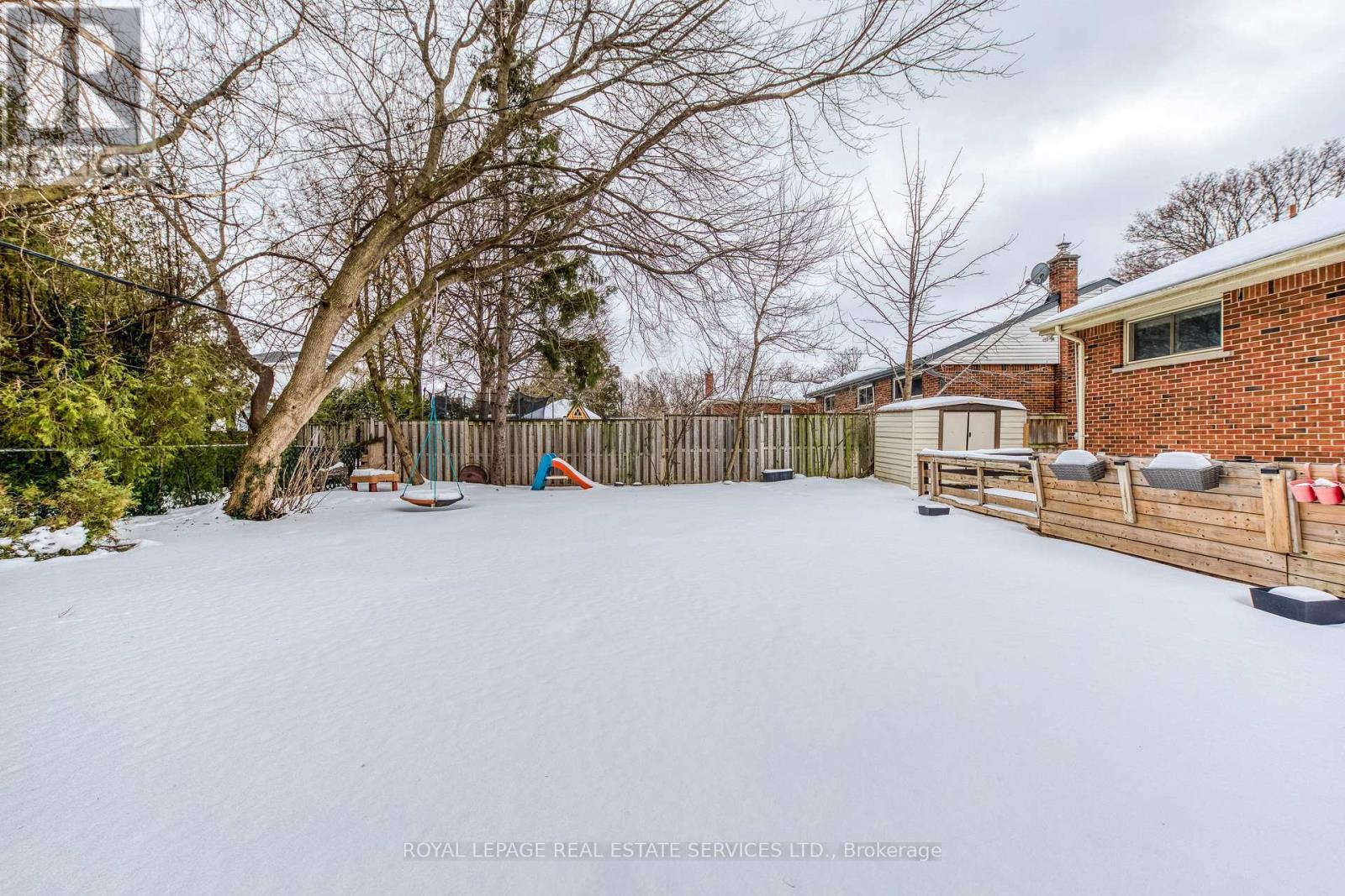 












186 FERNWOOD CRESCENT

,
Hamilton,




Ontario
L8T3L4

