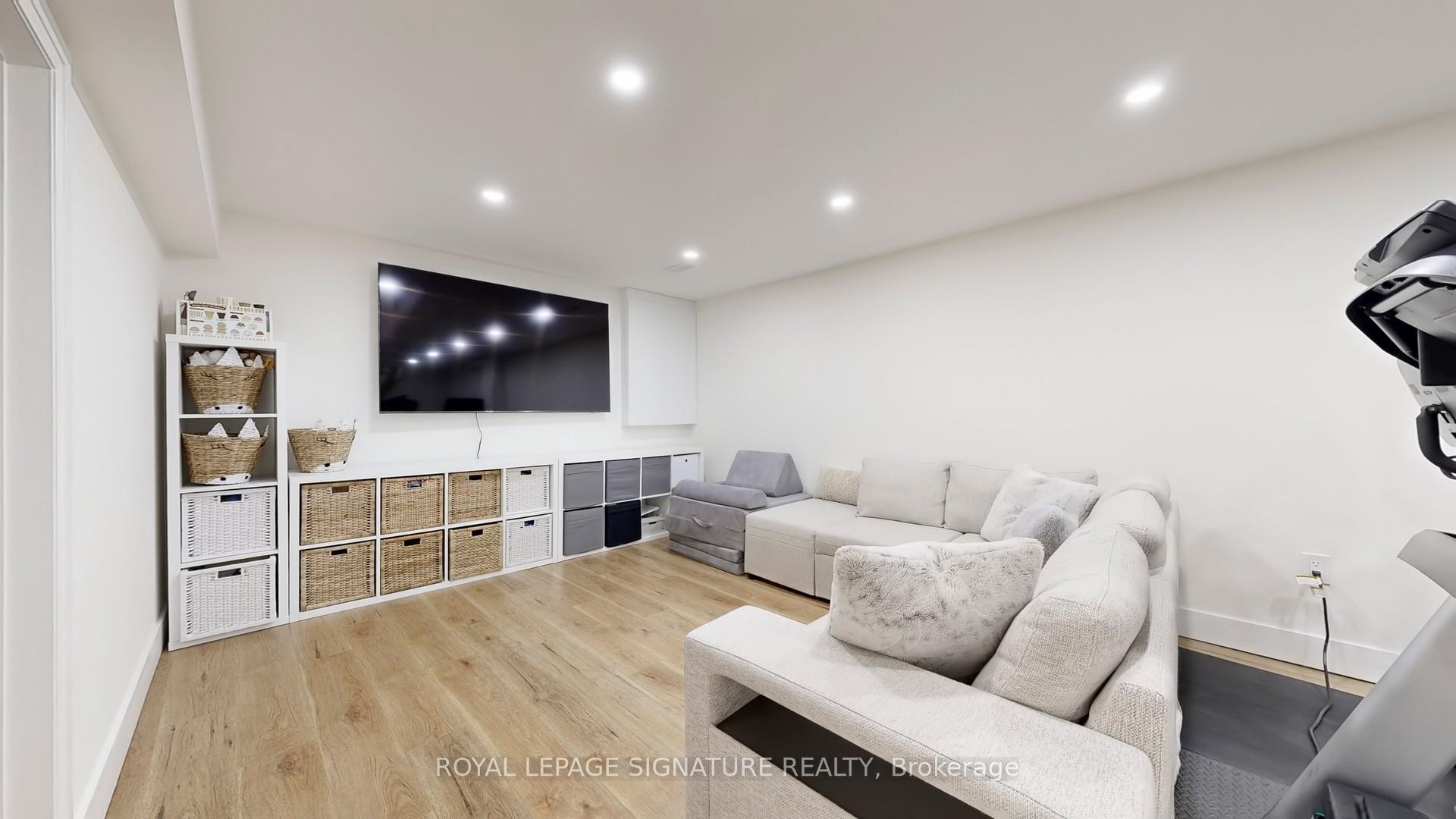 









3


Freeman

Road,
Markham,




ON
L3P 4E9

