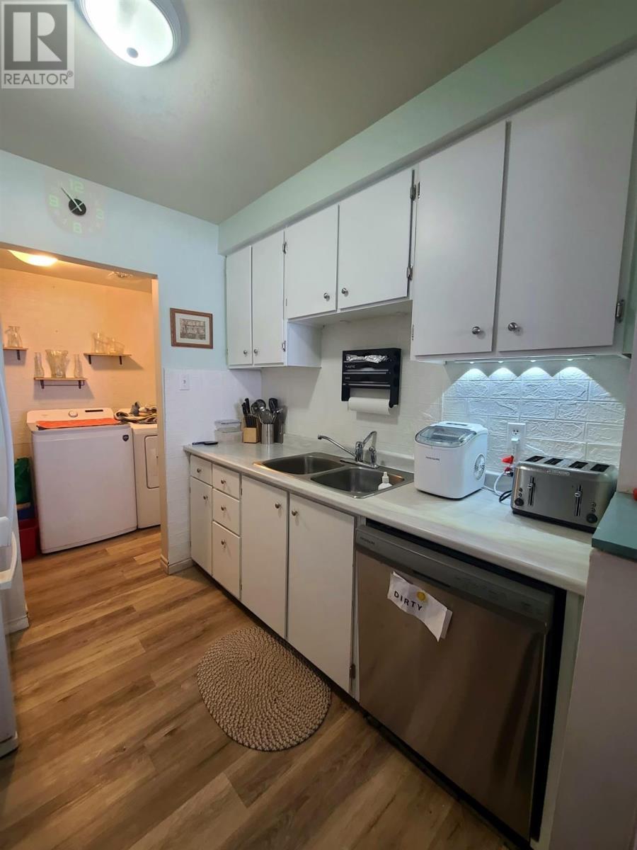 












8 Capital PL

,
Elliot Lake,




Ontario
P5A1P8

