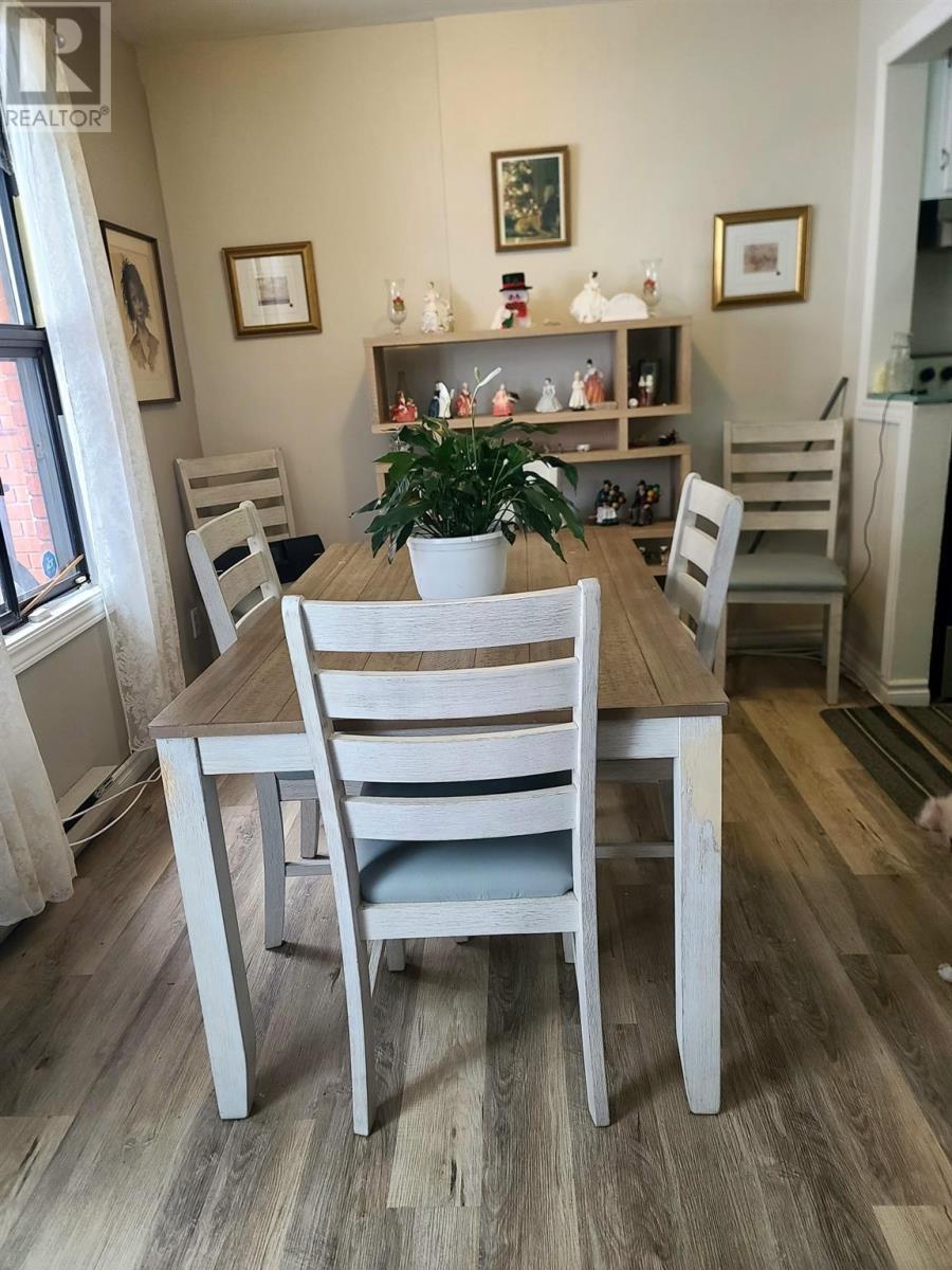 












8 Capital PL

,
Elliot Lake,




Ontario
P5A1P8

