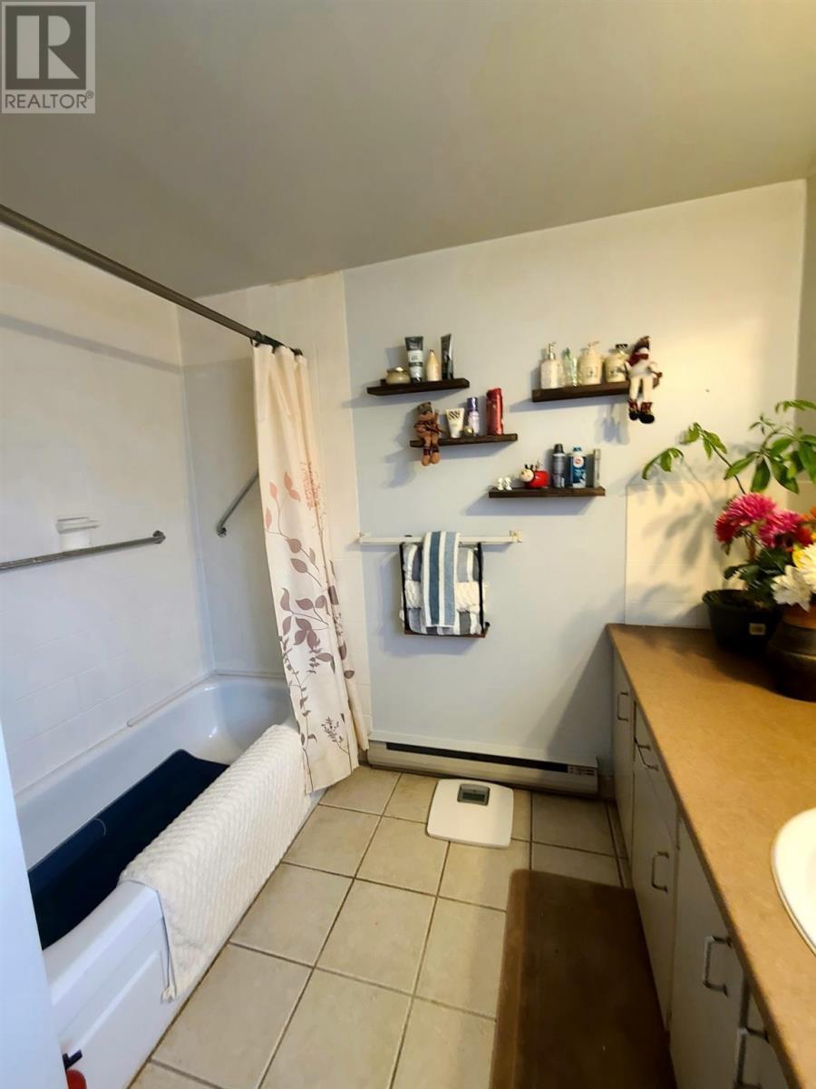 












8 Capital PL

,
Elliot Lake,




Ontario
P5A1P8

