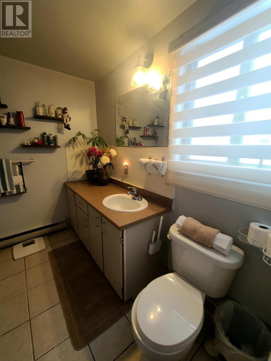 












8 Capital PL

,
Elliot Lake,




Ontario
P5A1P8

