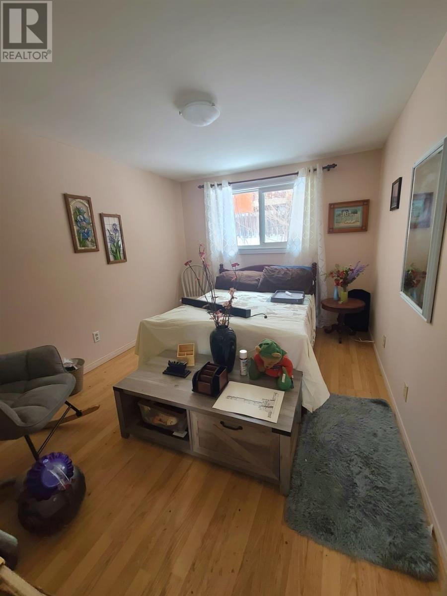 












8 Capital PL

,
Elliot Lake,




Ontario
P5A1P8

