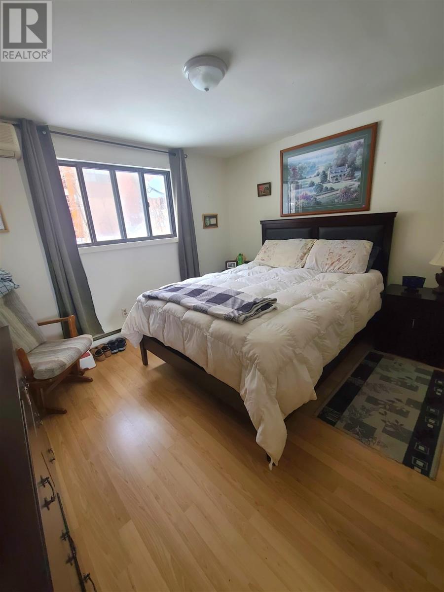 












8 Capital PL

,
Elliot Lake,




Ontario
P5A1P8

