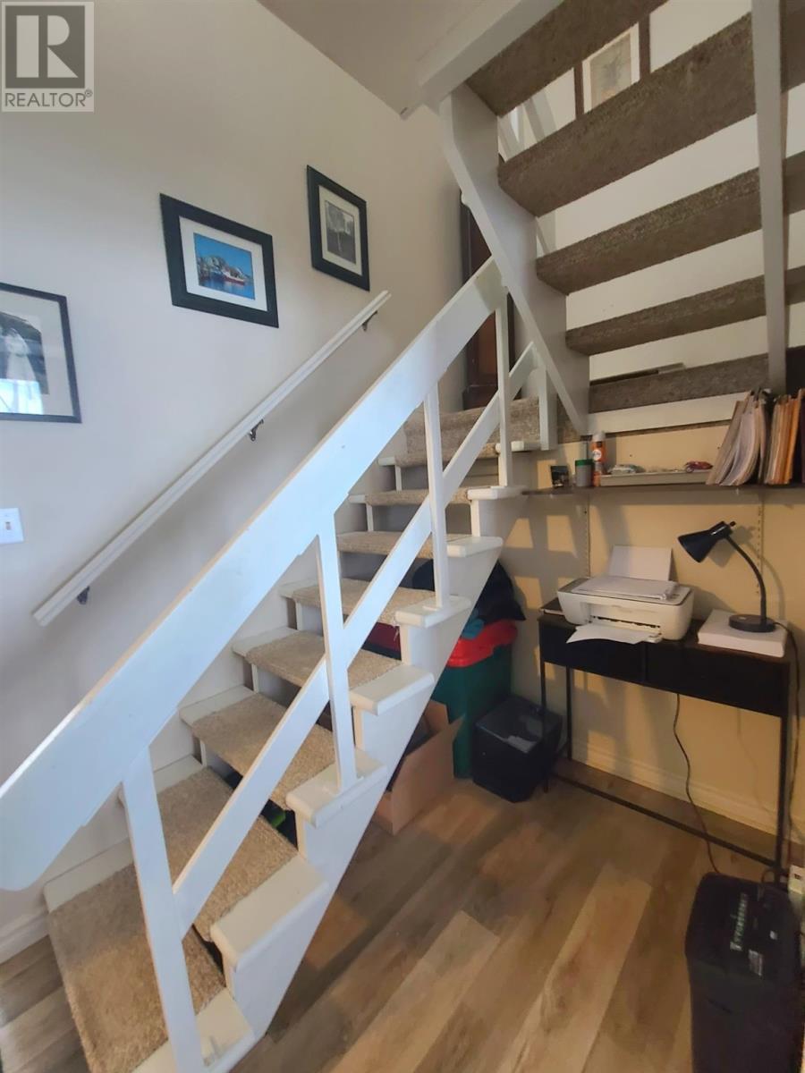 












8 Capital PL

,
Elliot Lake,




Ontario
P5A1P8

