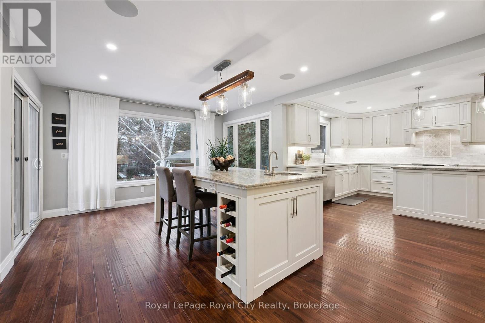 












60 HANDS DRIVE

,
Guelph (Kortright East),




Ontario
N1G3H3

