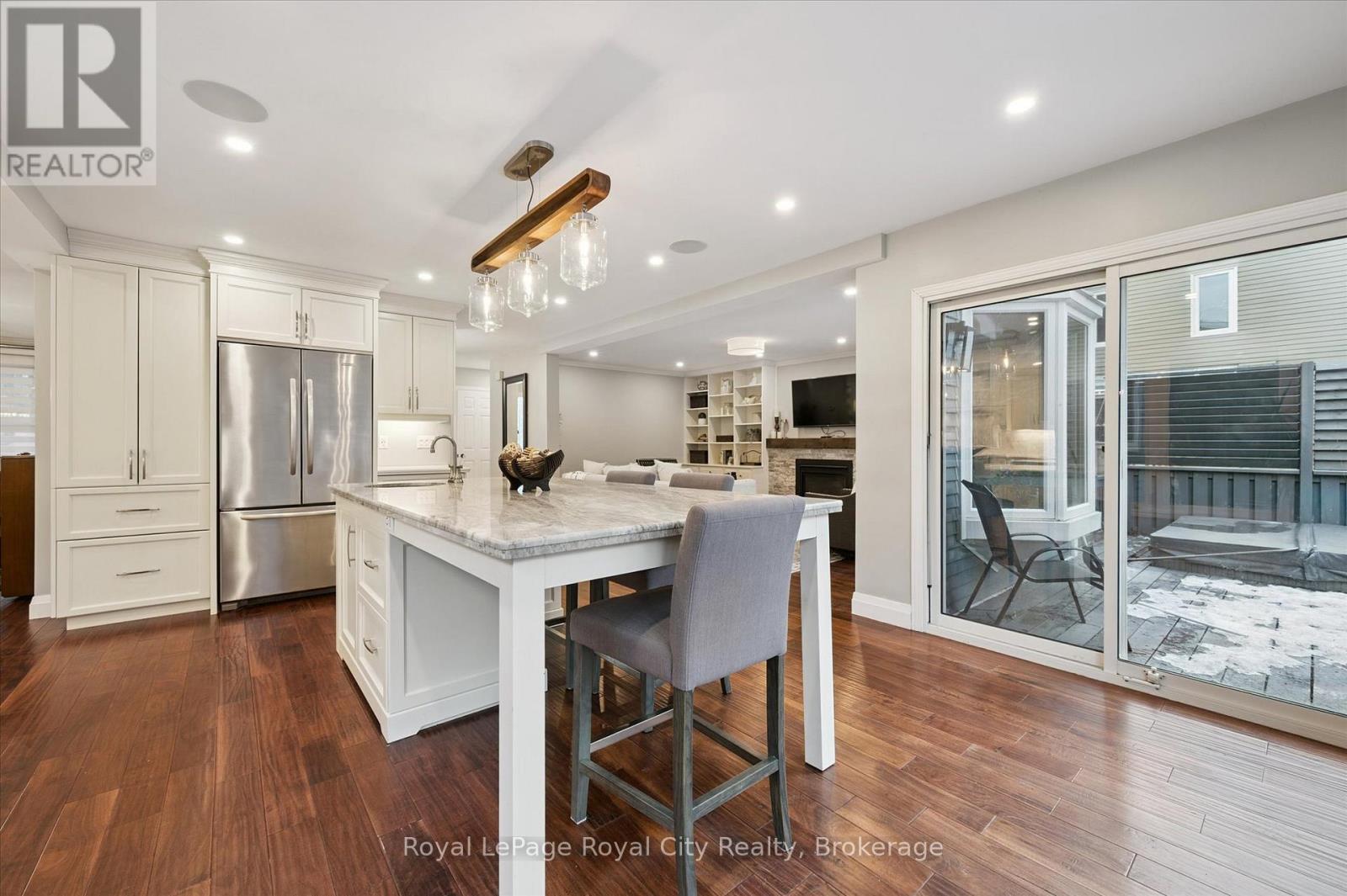 












60 HANDS DRIVE

,
Guelph (Kortright East),




Ontario
N1G3H3

