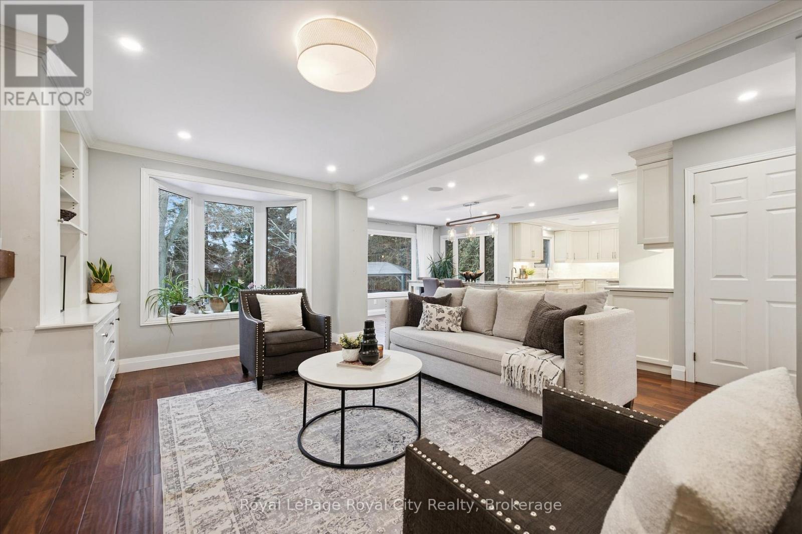 












60 HANDS DRIVE

,
Guelph (Kortright East),




Ontario
N1G3H3

