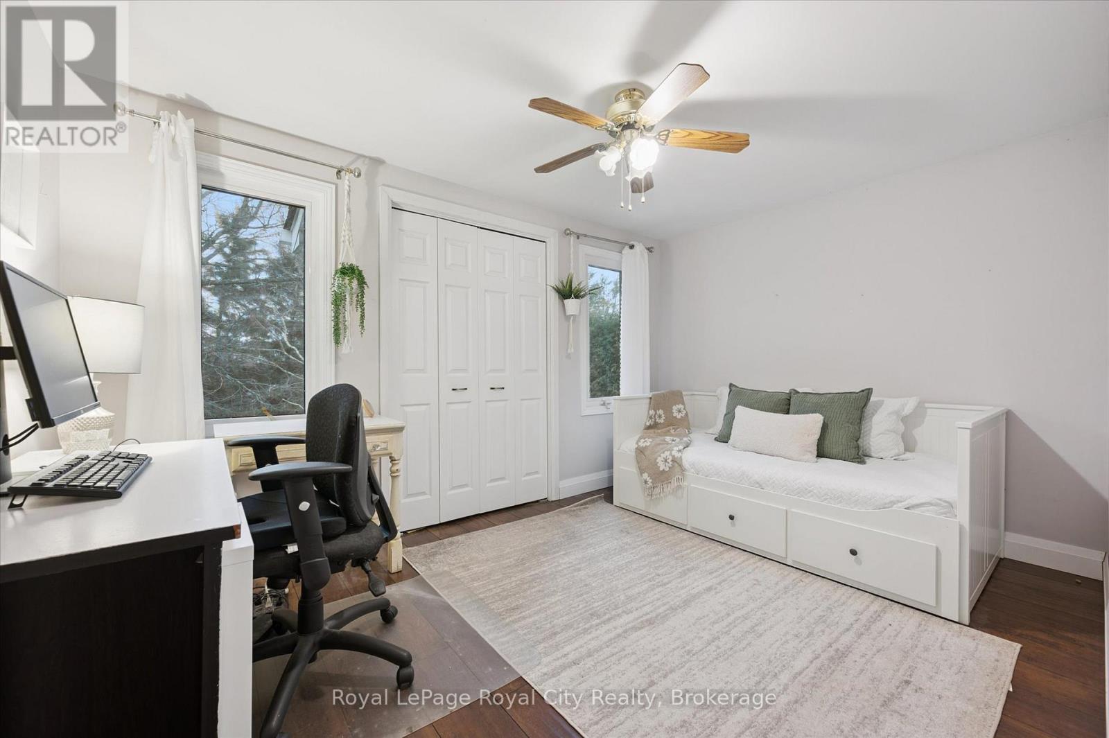 












60 HANDS DRIVE

,
Guelph (Kortright East),




Ontario
N1G3H3

