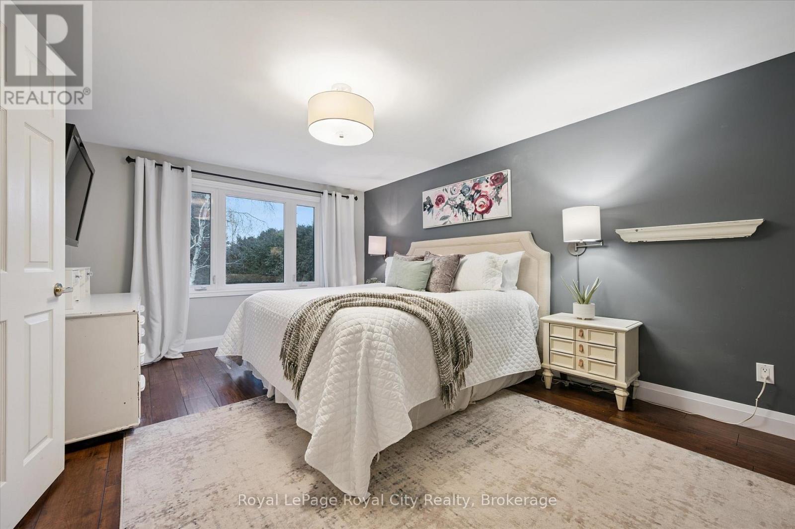 












60 HANDS DRIVE

,
Guelph (Kortright East),




Ontario
N1G3H3

