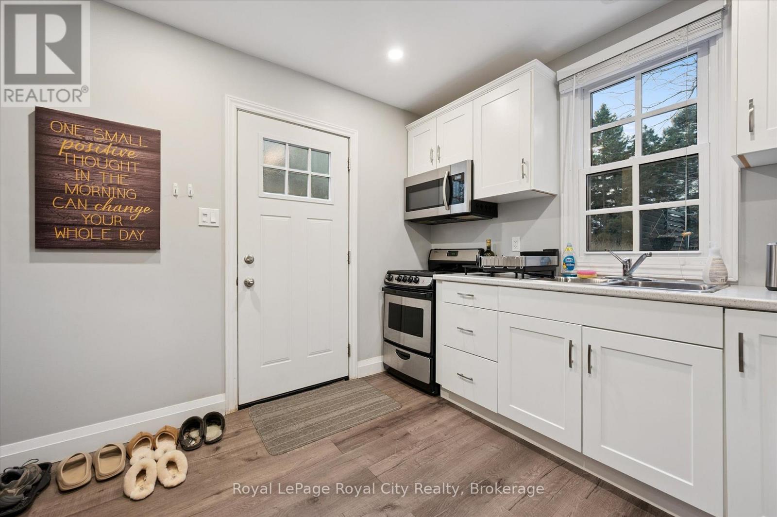 












60 HANDS DRIVE

,
Guelph (Kortright East),




Ontario
N1G3H3

