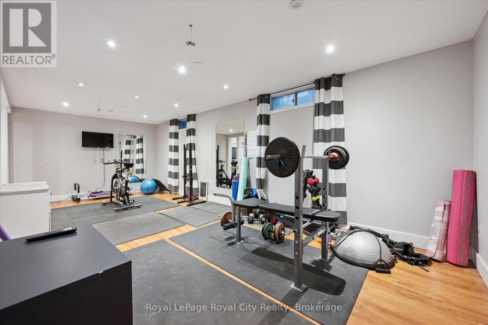 












60 HANDS DRIVE

,
Guelph (Kortright East),




Ontario
N1G3H3

