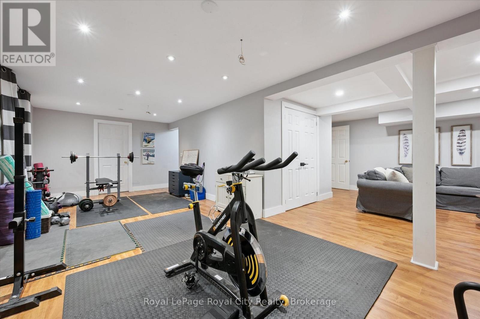 












60 HANDS DRIVE

,
Guelph (Kortright East),




Ontario
N1G3H3

