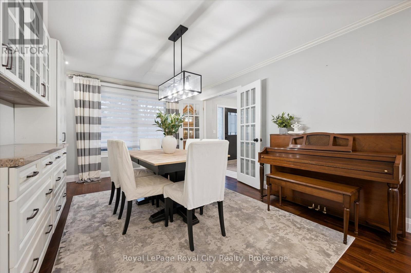 












60 HANDS DRIVE

,
Guelph (Kortright East),




Ontario
N1G3H3

