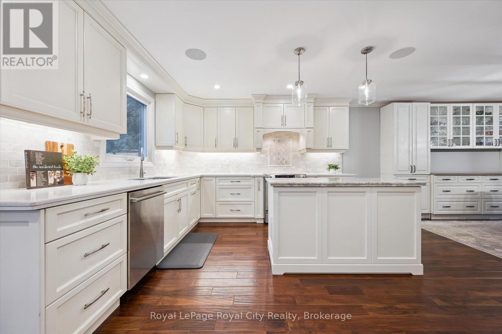 












60 HANDS DRIVE

,
Guelph (Kortright East),




Ontario
N1G3H3

