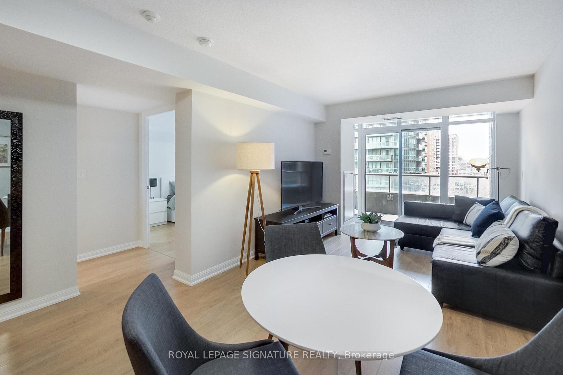 









85


East Liberty

Street, 1016,
Toronto,




ON
M6K 3R4

