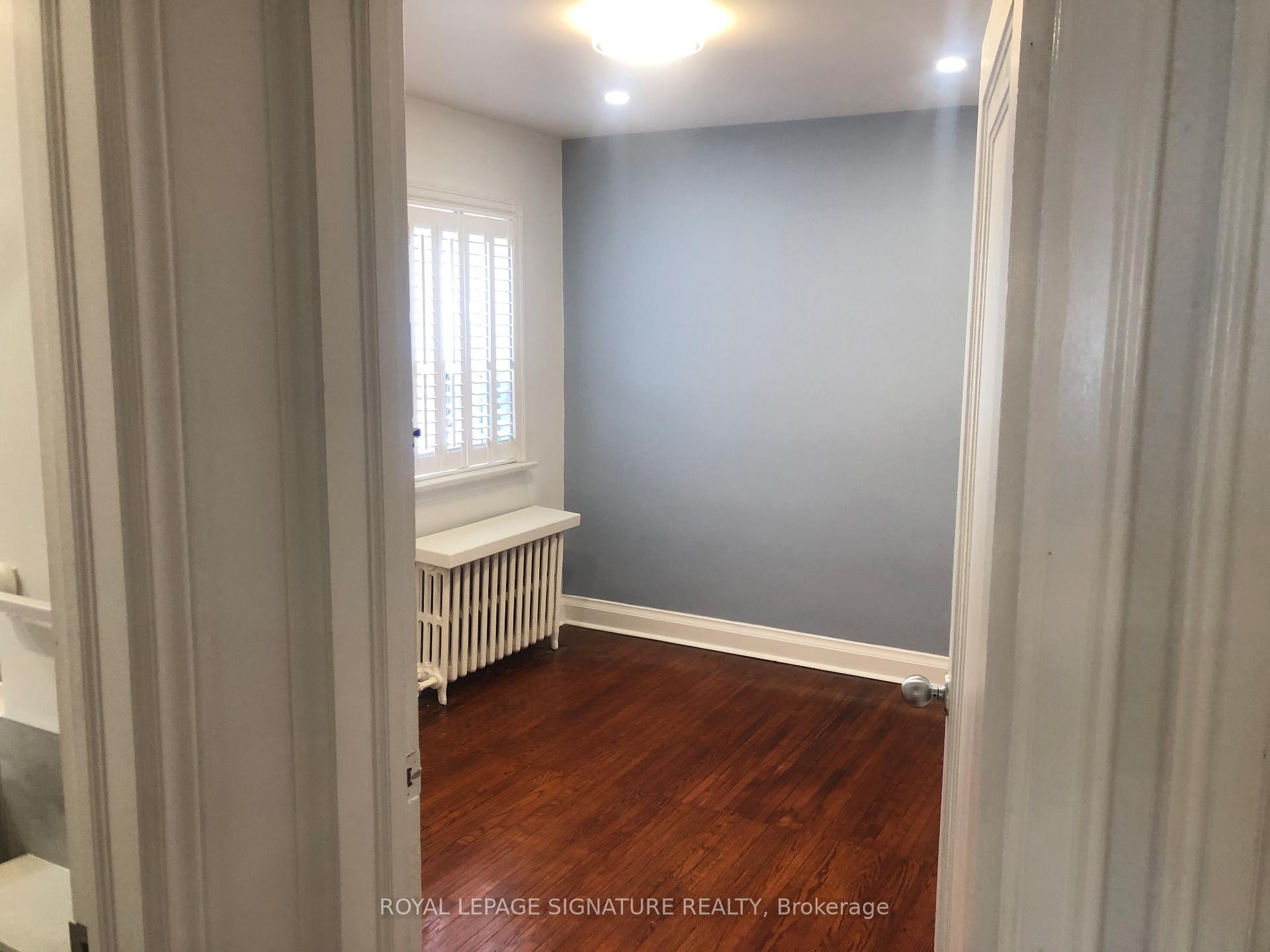 









216


Donlands

Avenue, Main,
Toronto,




ON
M4J 3R1

