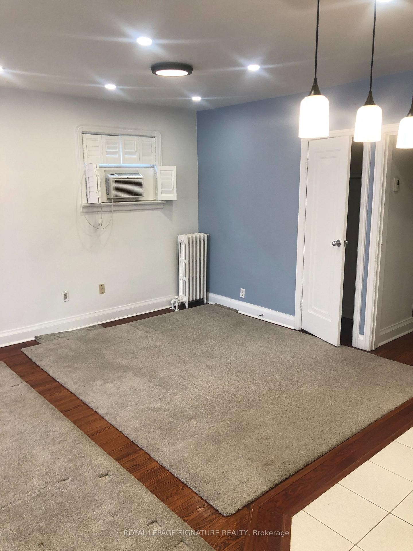 









216


Donlands

Avenue, Main,
Toronto,




ON
M4J 3R1

