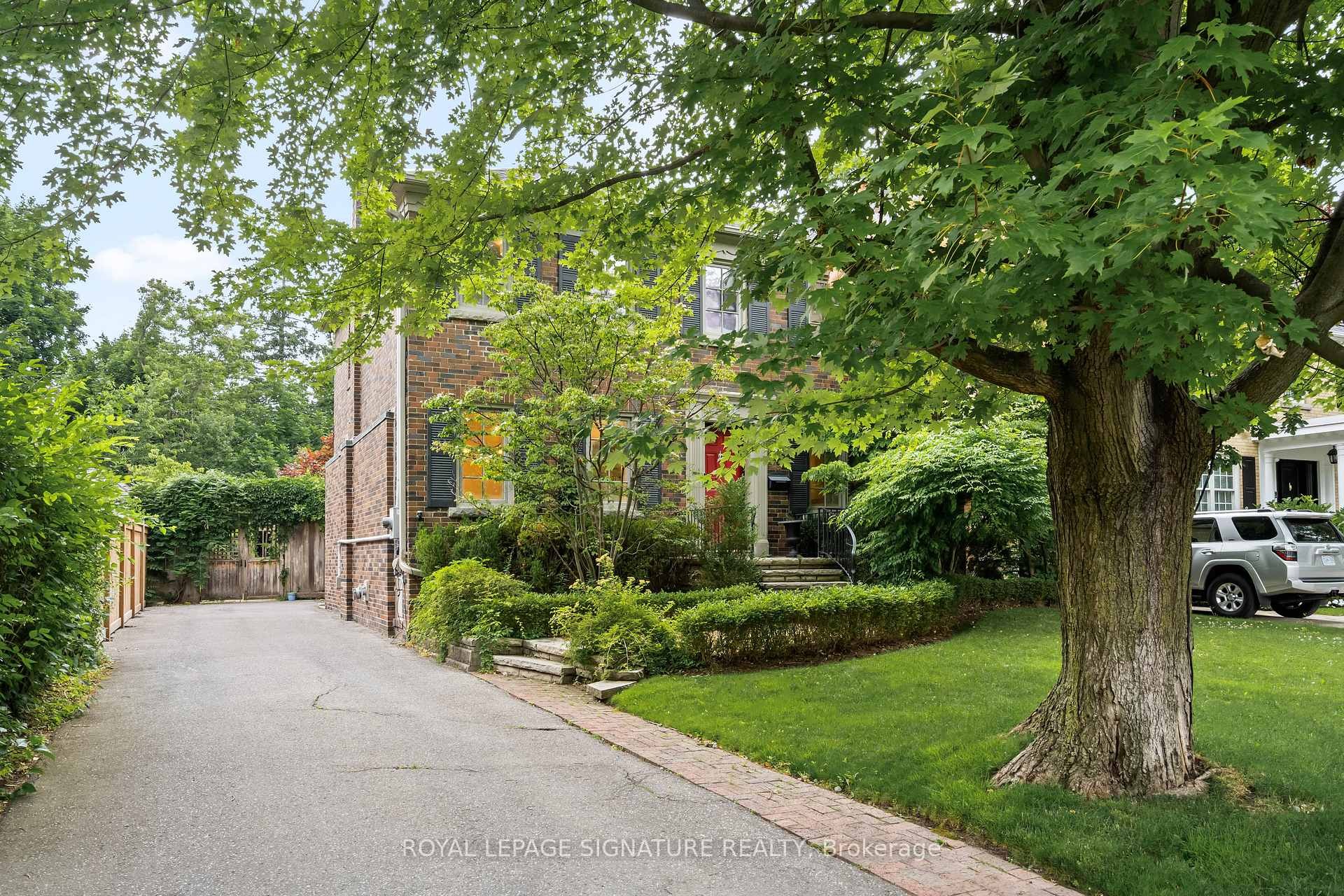 









26


Buckingham

Avenue,
Toronto,




ON
M4N 1R2

