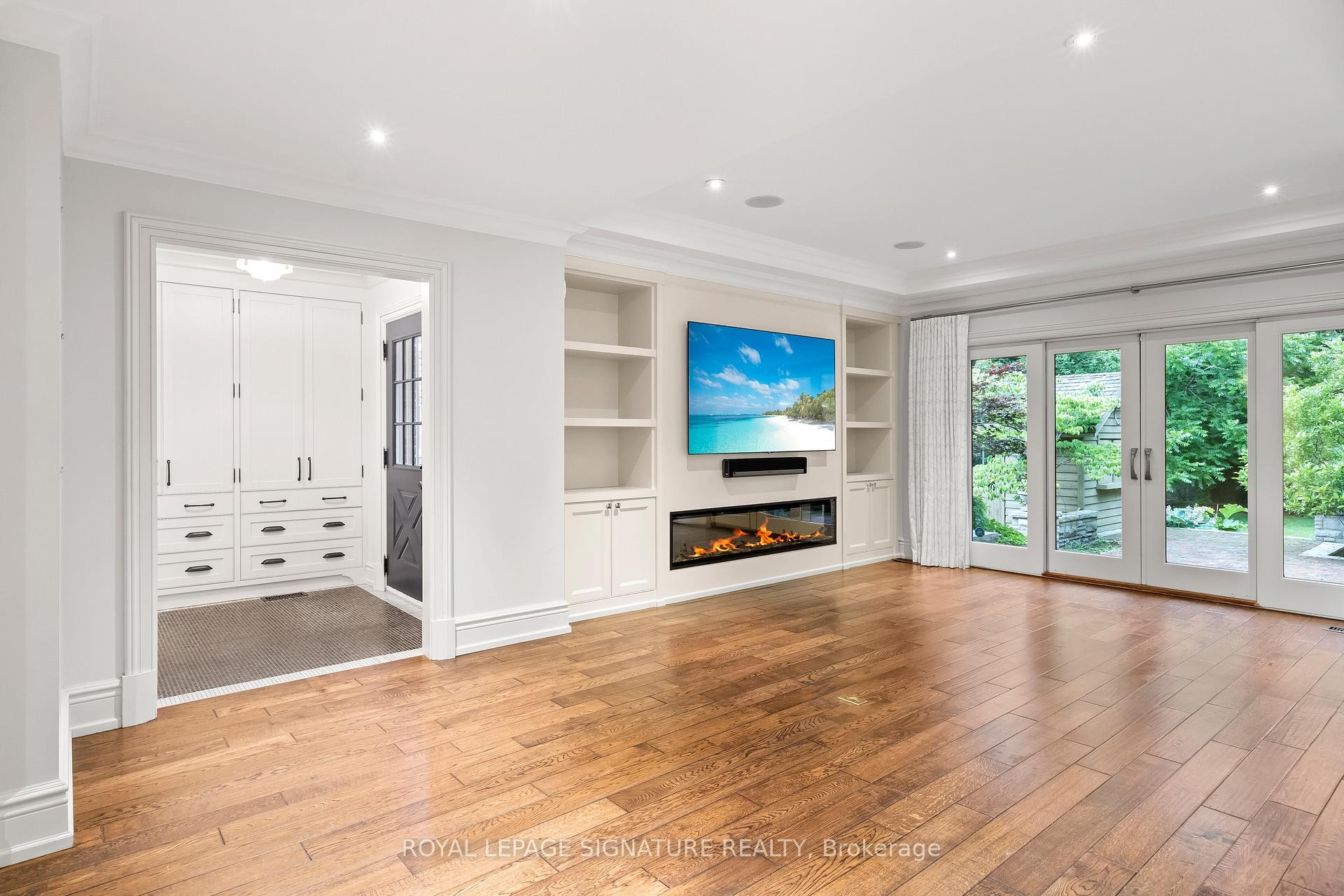 









26


Buckingham

Avenue,
Toronto,




ON
M4N 1R2

