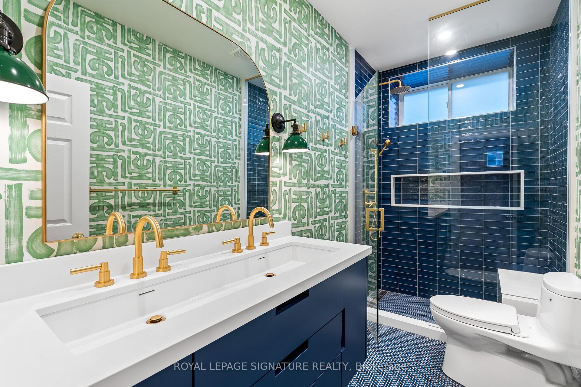 









26


Buckingham

Avenue,
Toronto,




ON
M4N 1R2

