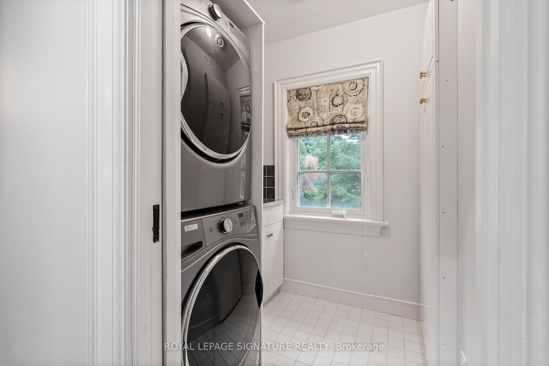 









26


Buckingham

Avenue,
Toronto,




ON
M4N 1R2

