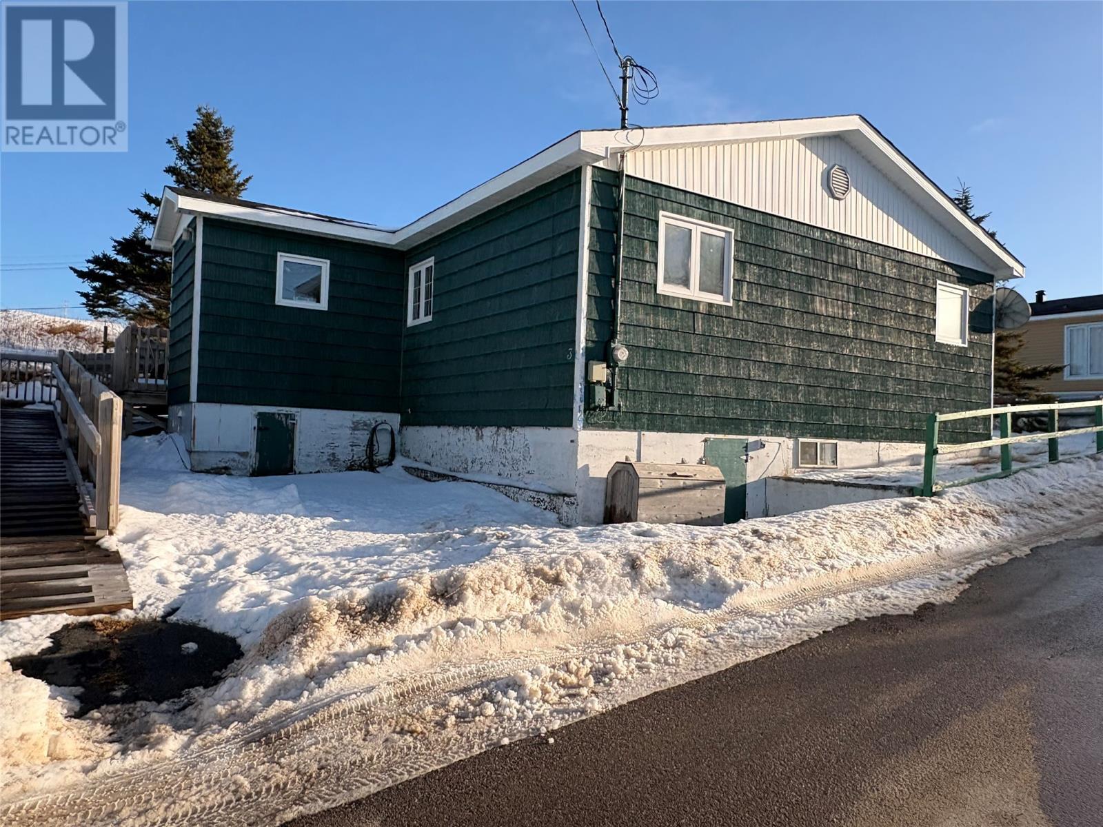 












3 Hilltop Lane

,
Port aux Basques,




Newfoundland & Labrador
A0M1C0

