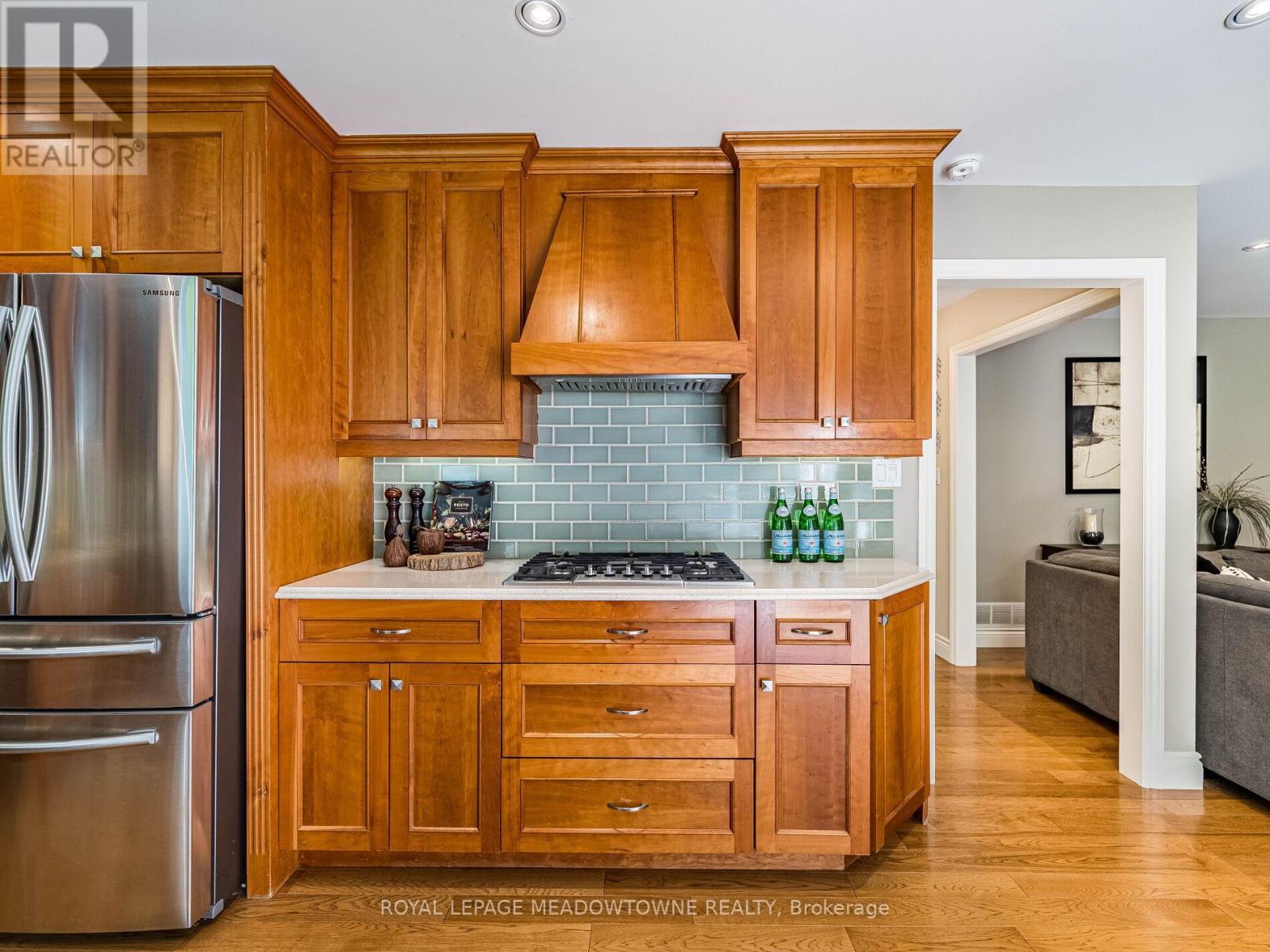 












40 HILLTOP DRIVE

,
Caledon,




Ontario
L7C1H6

