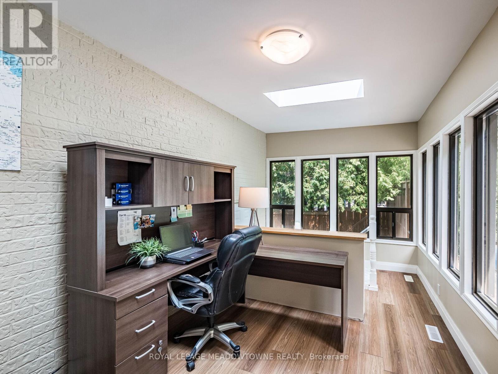 












40 HILLTOP DRIVE

,
Caledon,




Ontario
L7C1H6

