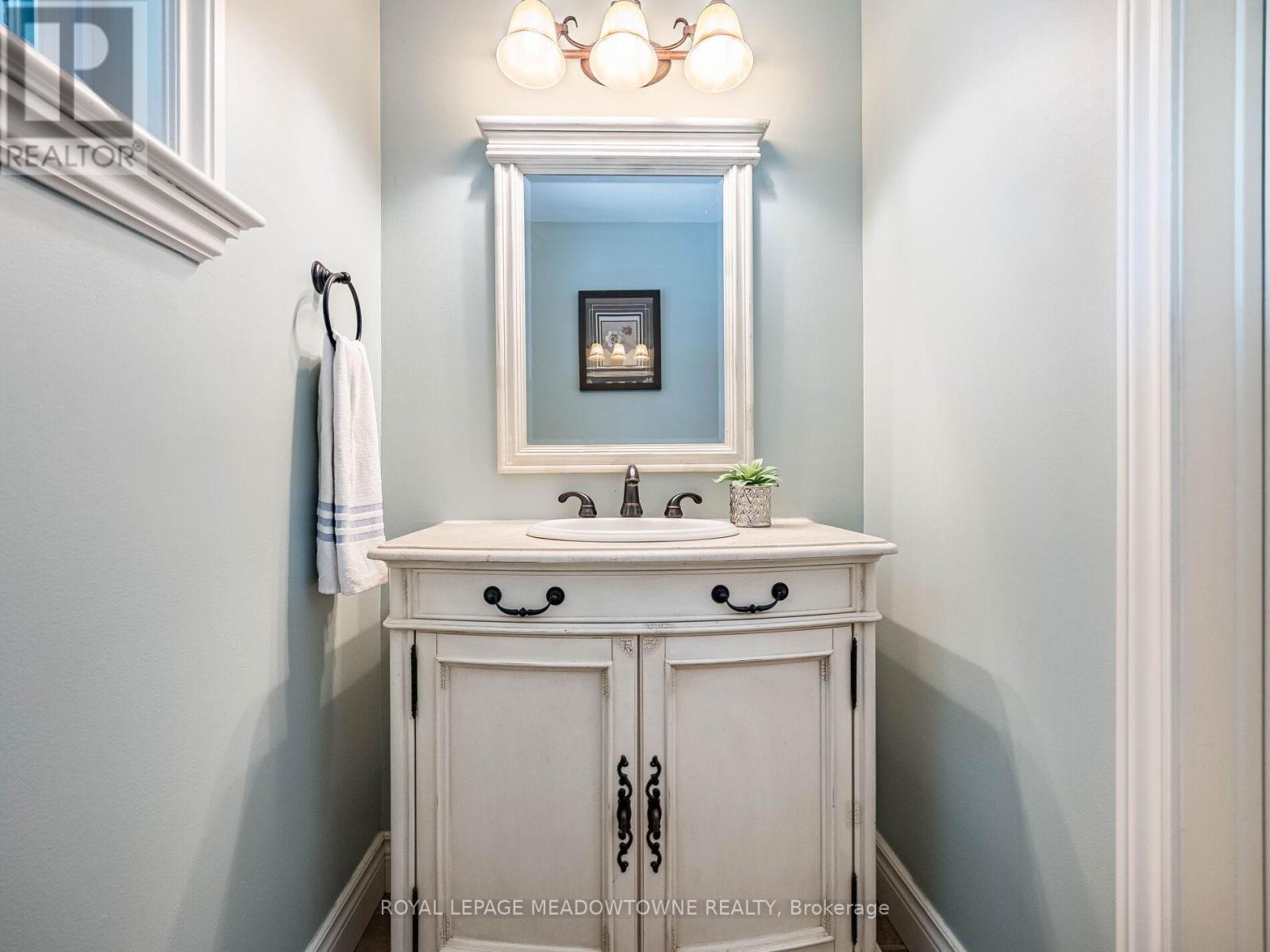 












40 HILLTOP DRIVE

,
Caledon,




Ontario
L7C1H6

