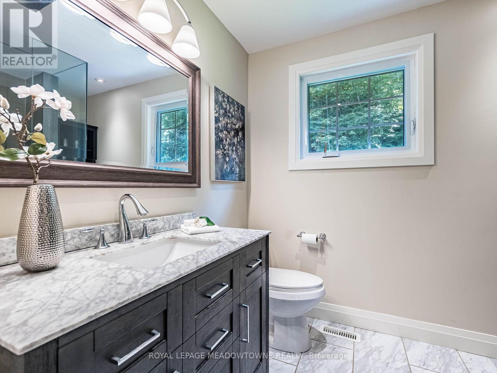 












40 HILLTOP DRIVE

,
Caledon,




Ontario
L7C1H6

