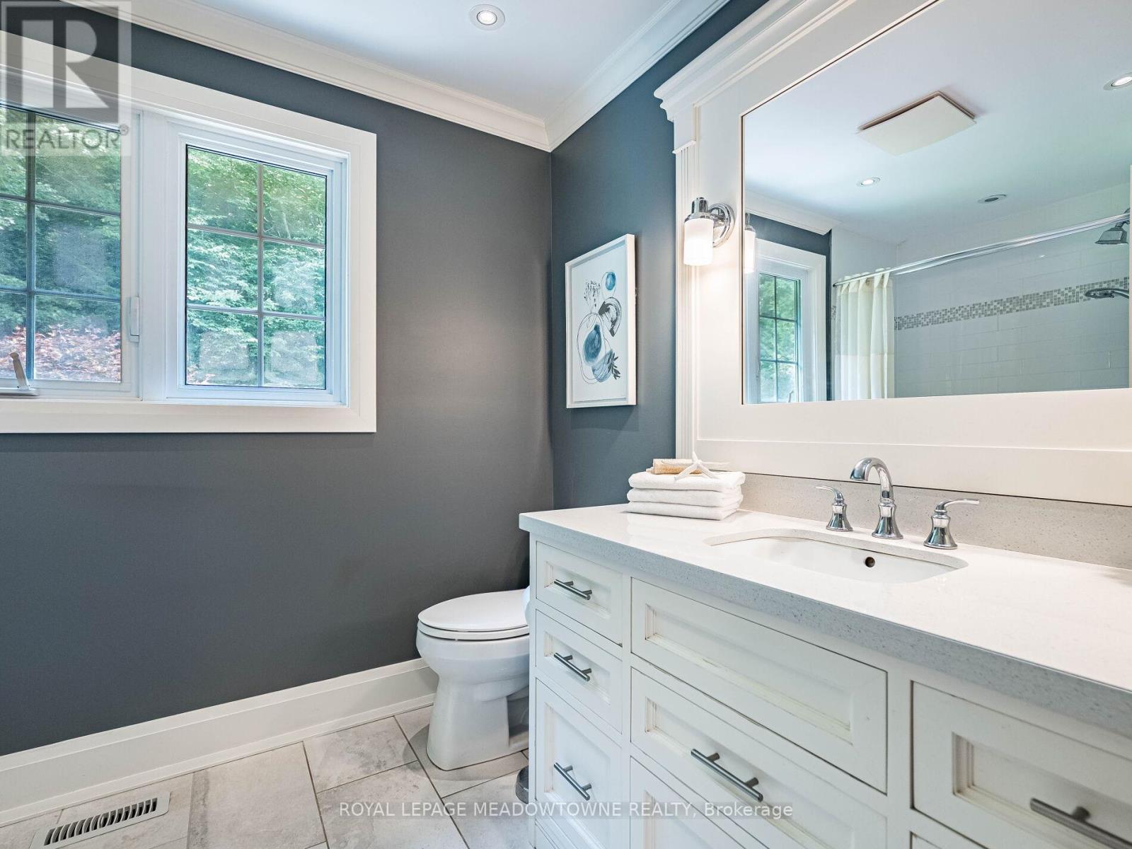 












40 HILLTOP DRIVE

,
Caledon,




Ontario
L7C1H6

