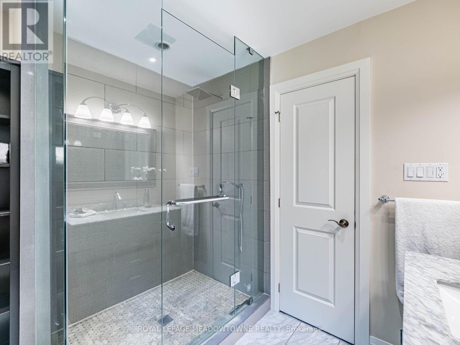 












40 HILLTOP DRIVE

,
Caledon,




Ontario
L7C1H6

