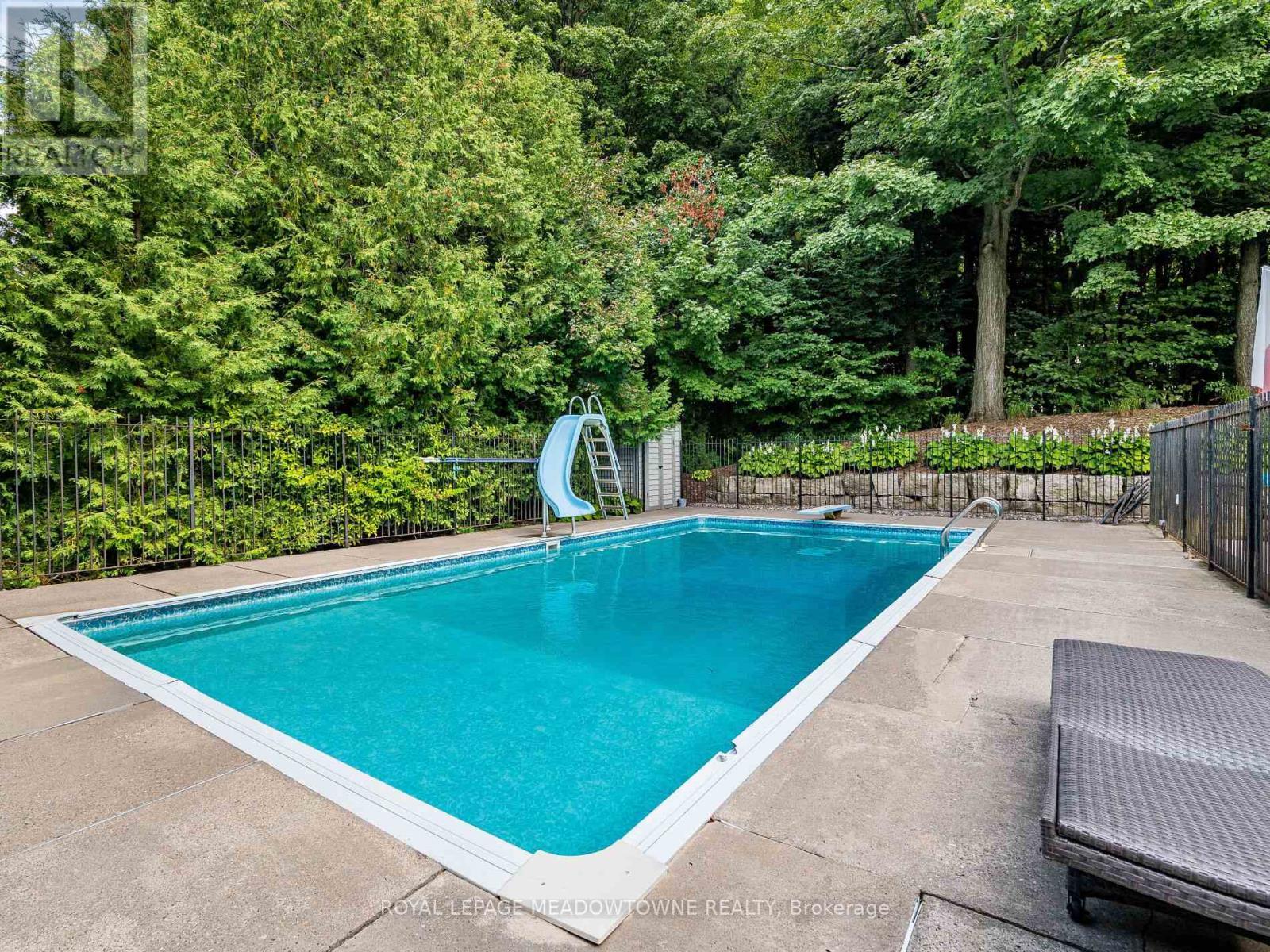 












40 HILLTOP DRIVE

,
Caledon,




Ontario
L7C1H6

