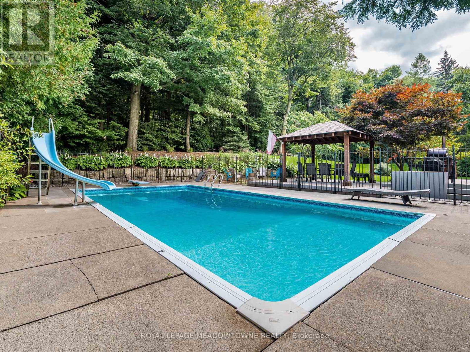 












40 HILLTOP DRIVE

,
Caledon,




Ontario
L7C1H6

