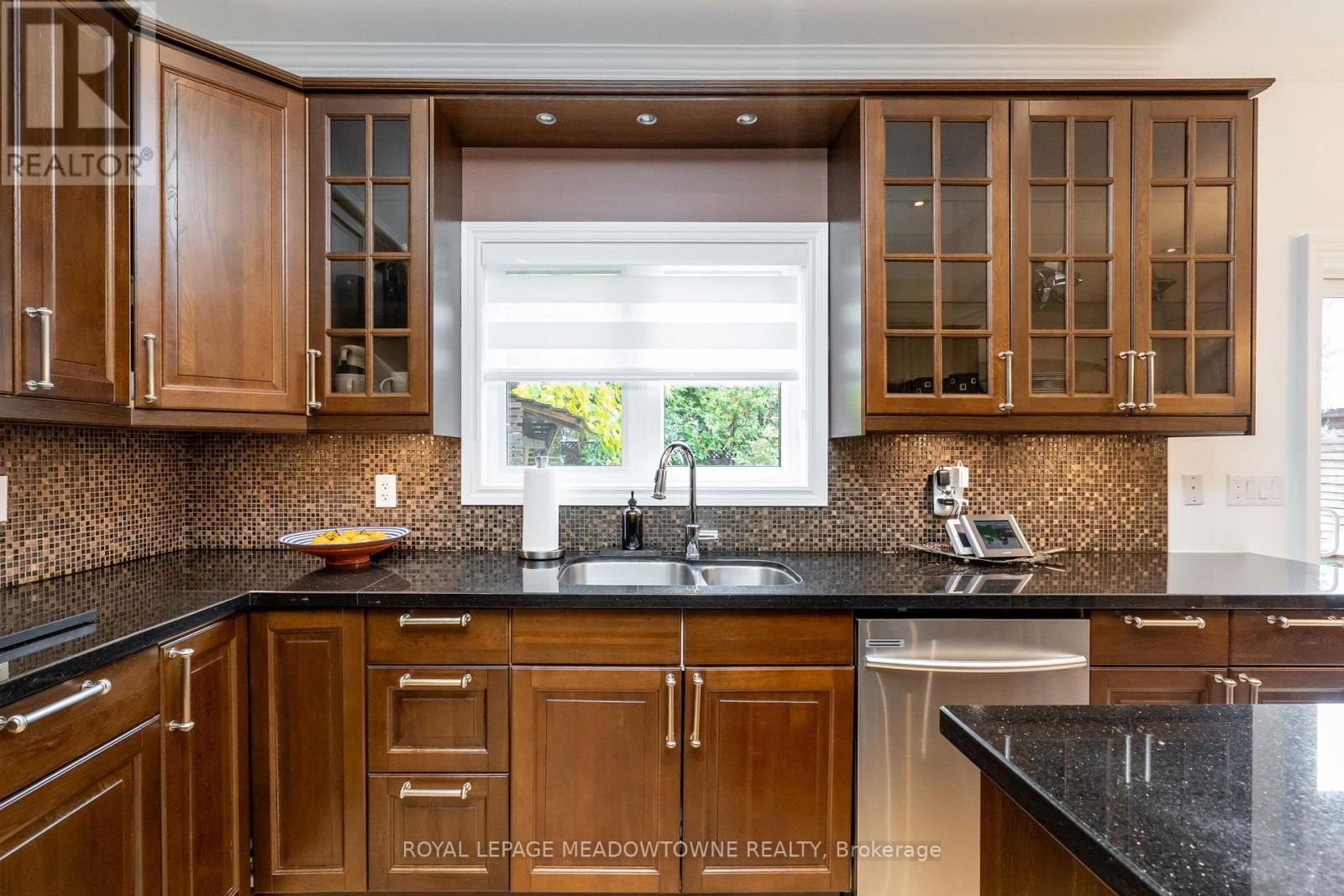 












26 EMPEROR DRIVE

,
Brampton,




Ontario
L6P1X5

