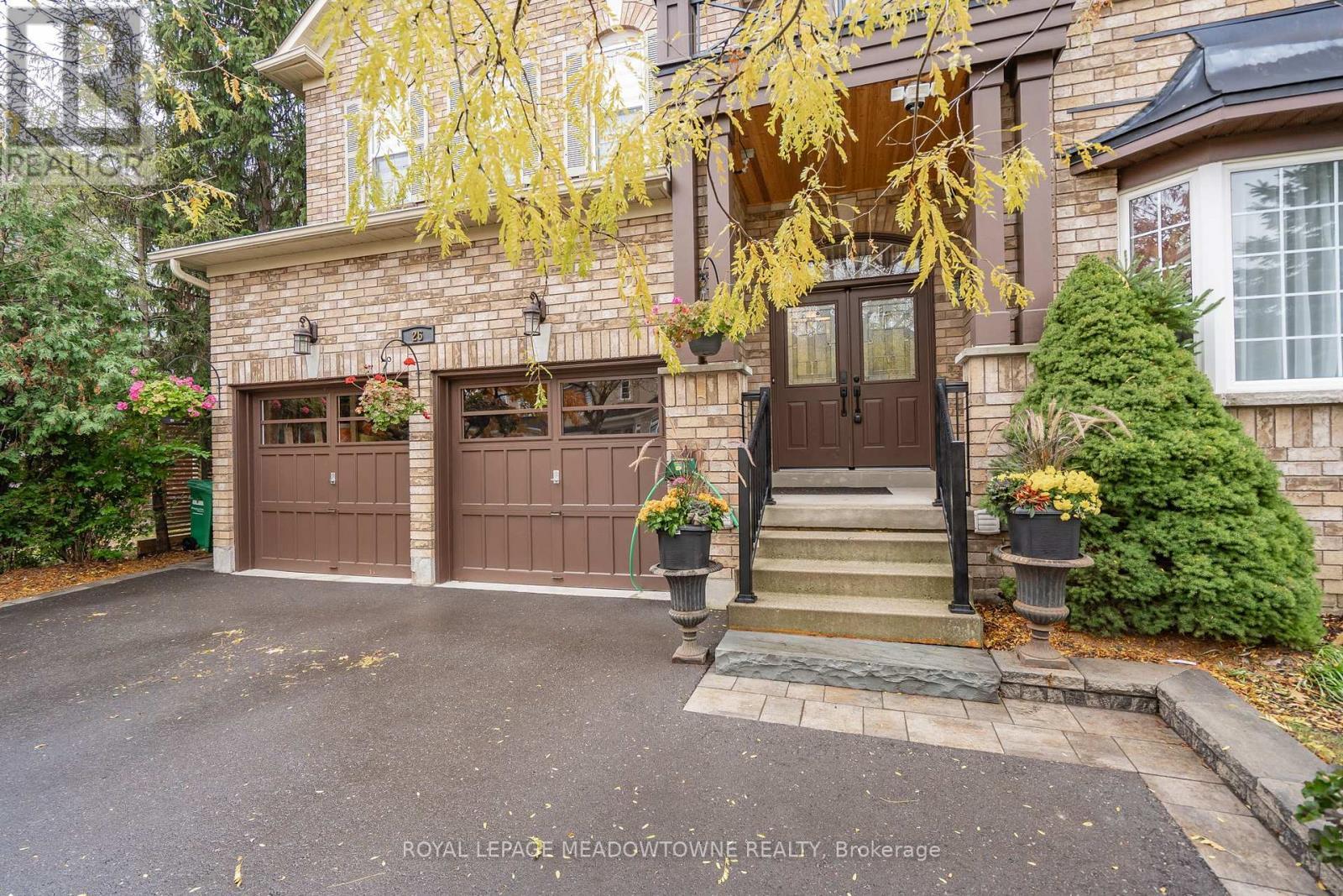 












26 EMPEROR DRIVE

,
Brampton,




Ontario
L6P1X5

