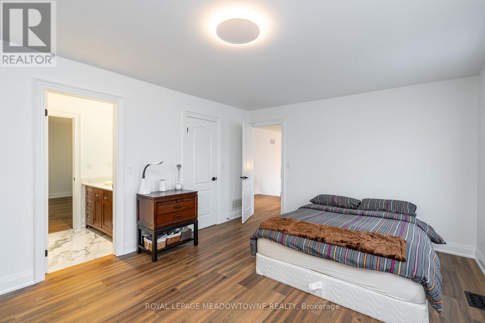 












26 EMPEROR DRIVE

,
Brampton,




Ontario
L6P1X5

