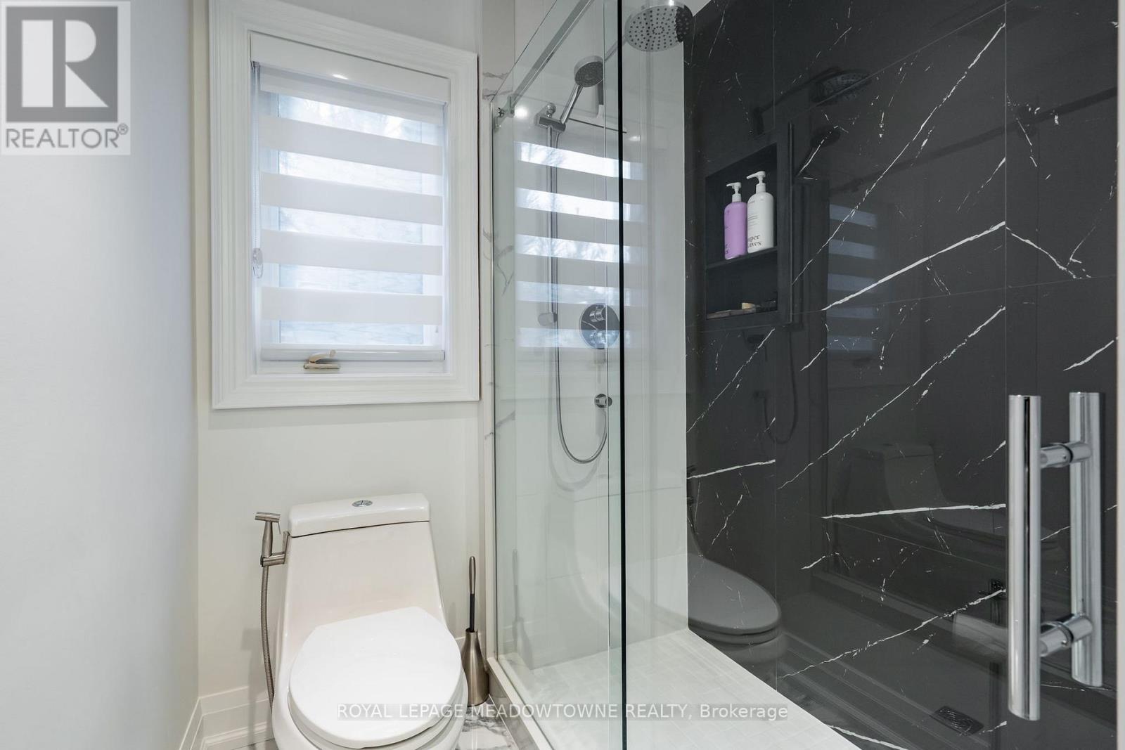 












26 EMPEROR DRIVE

,
Brampton,




Ontario
L6P1X5

