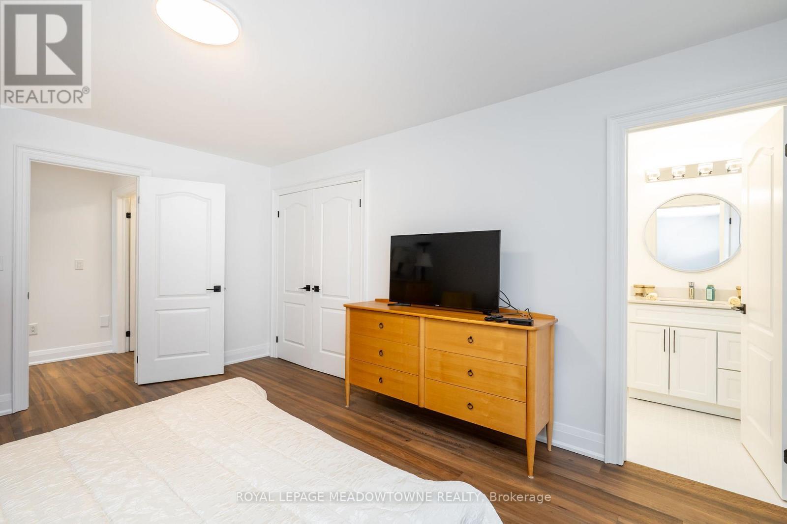 












26 EMPEROR DRIVE

,
Brampton,




Ontario
L6P1X5

