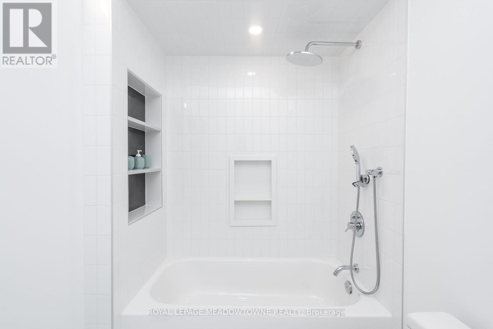 












26 EMPEROR DRIVE

,
Brampton,




Ontario
L6P1X5

