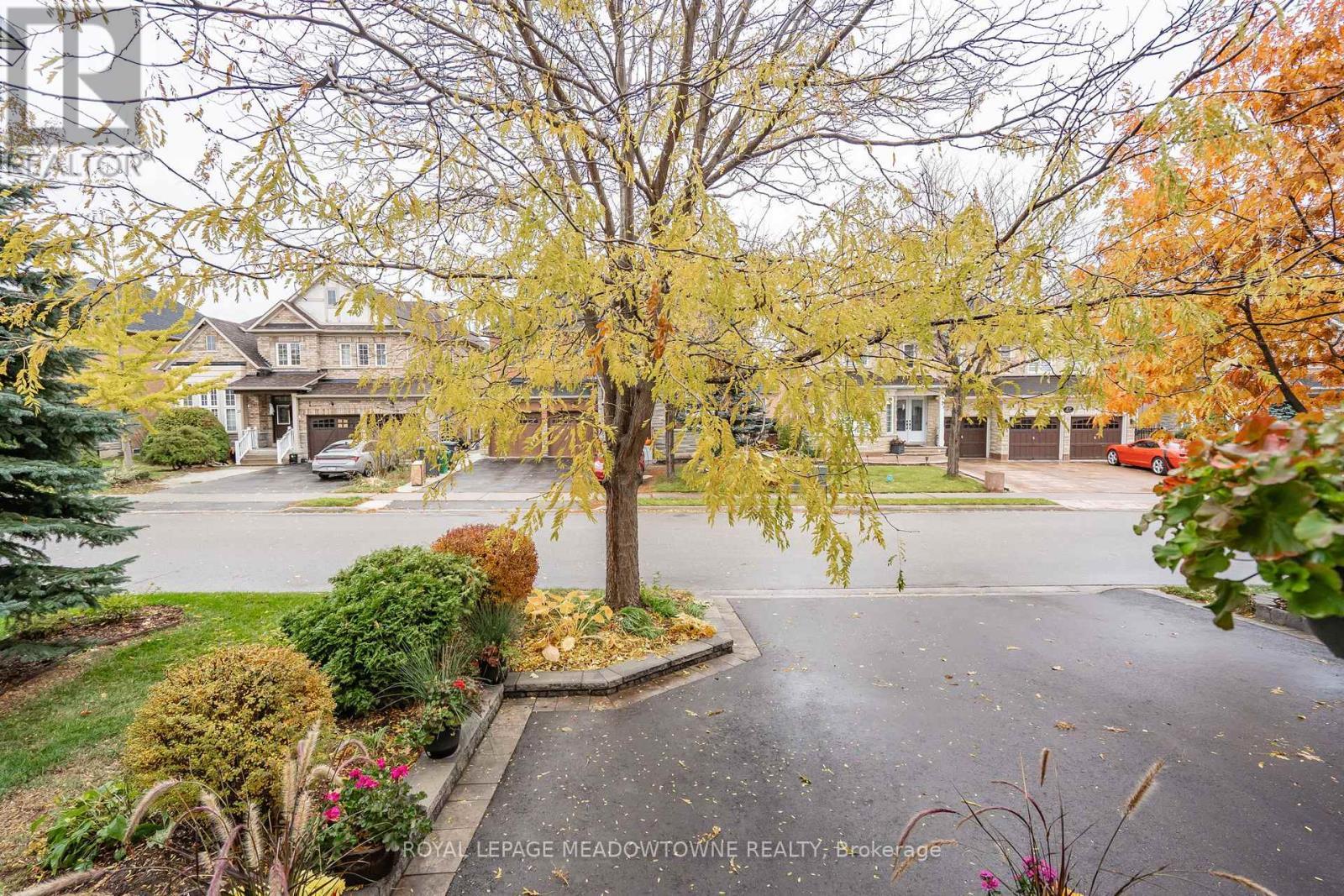 












26 EMPEROR DRIVE

,
Brampton,




Ontario
L6P1X5

