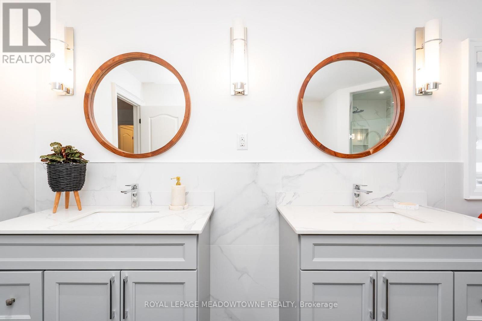 












26 EMPEROR DRIVE

,
Brampton,




Ontario
L6P1X5

