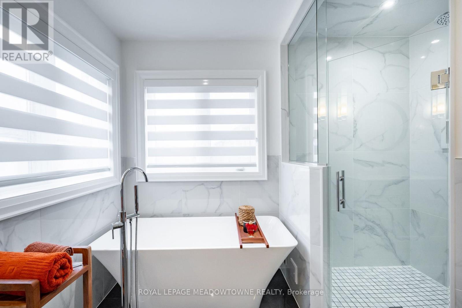 












26 EMPEROR DRIVE

,
Brampton,




Ontario
L6P1X5

