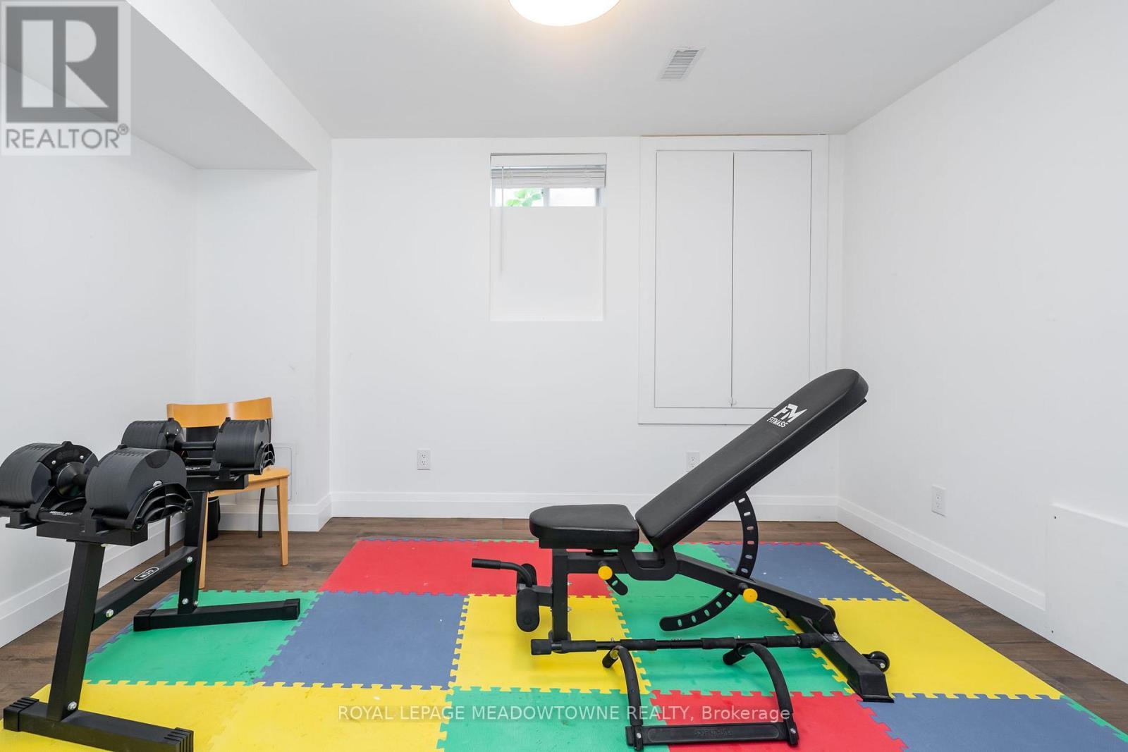 












26 EMPEROR DRIVE

,
Brampton,




Ontario
L6P1X5

