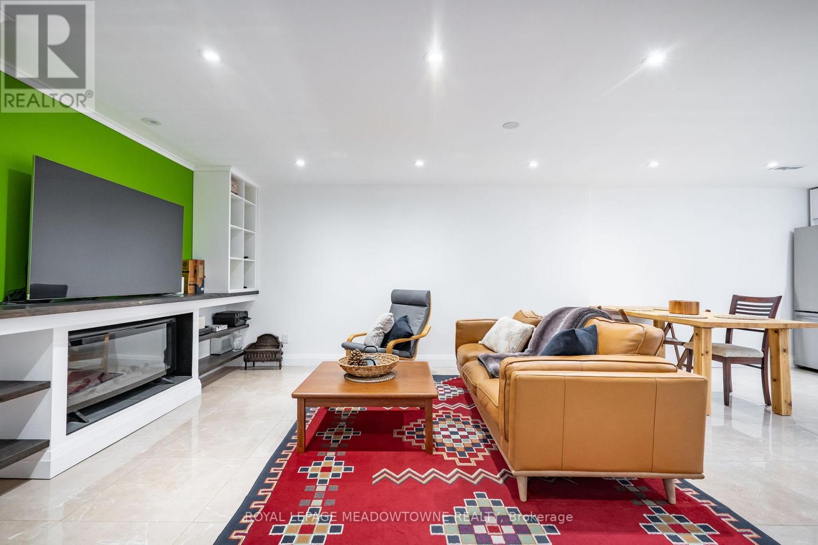 












26 EMPEROR DRIVE

,
Brampton,




Ontario
L6P1X5

