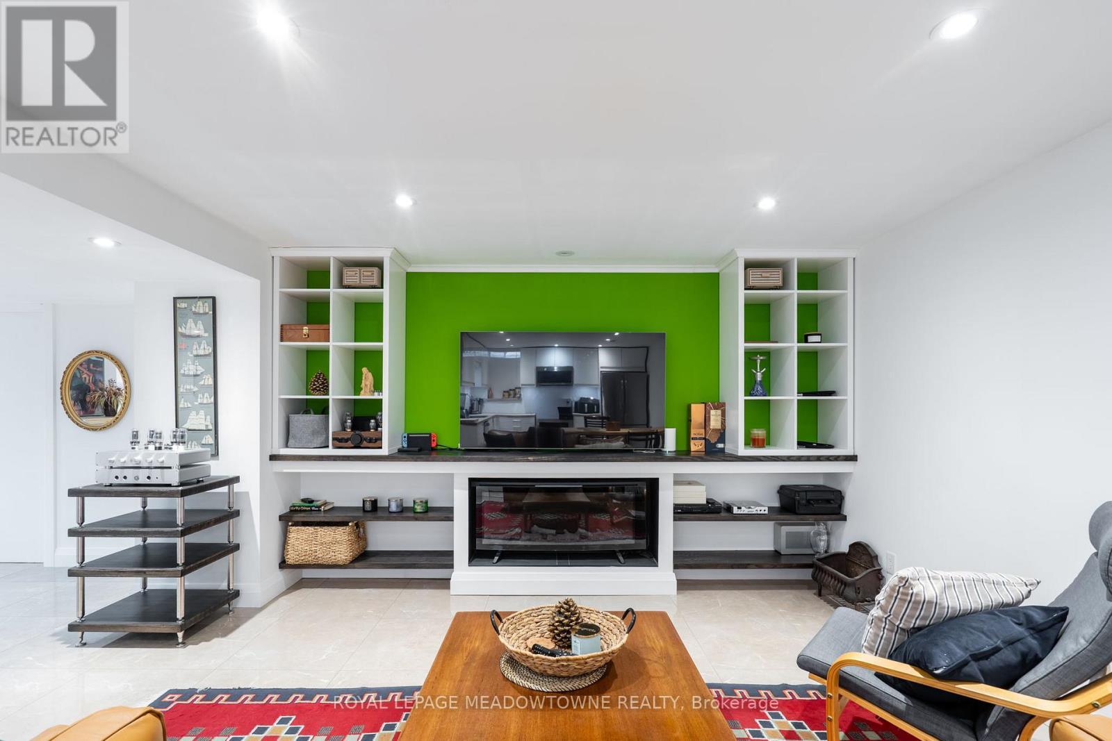 












26 EMPEROR DRIVE

,
Brampton,




Ontario
L6P1X5

